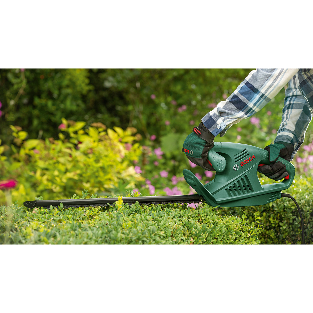 Bosch Garden Hedgecutter EasyHedgeCut 45 (420W, 45cm blade, 16mm tooth opening, 2.6kg, 3,400spm)