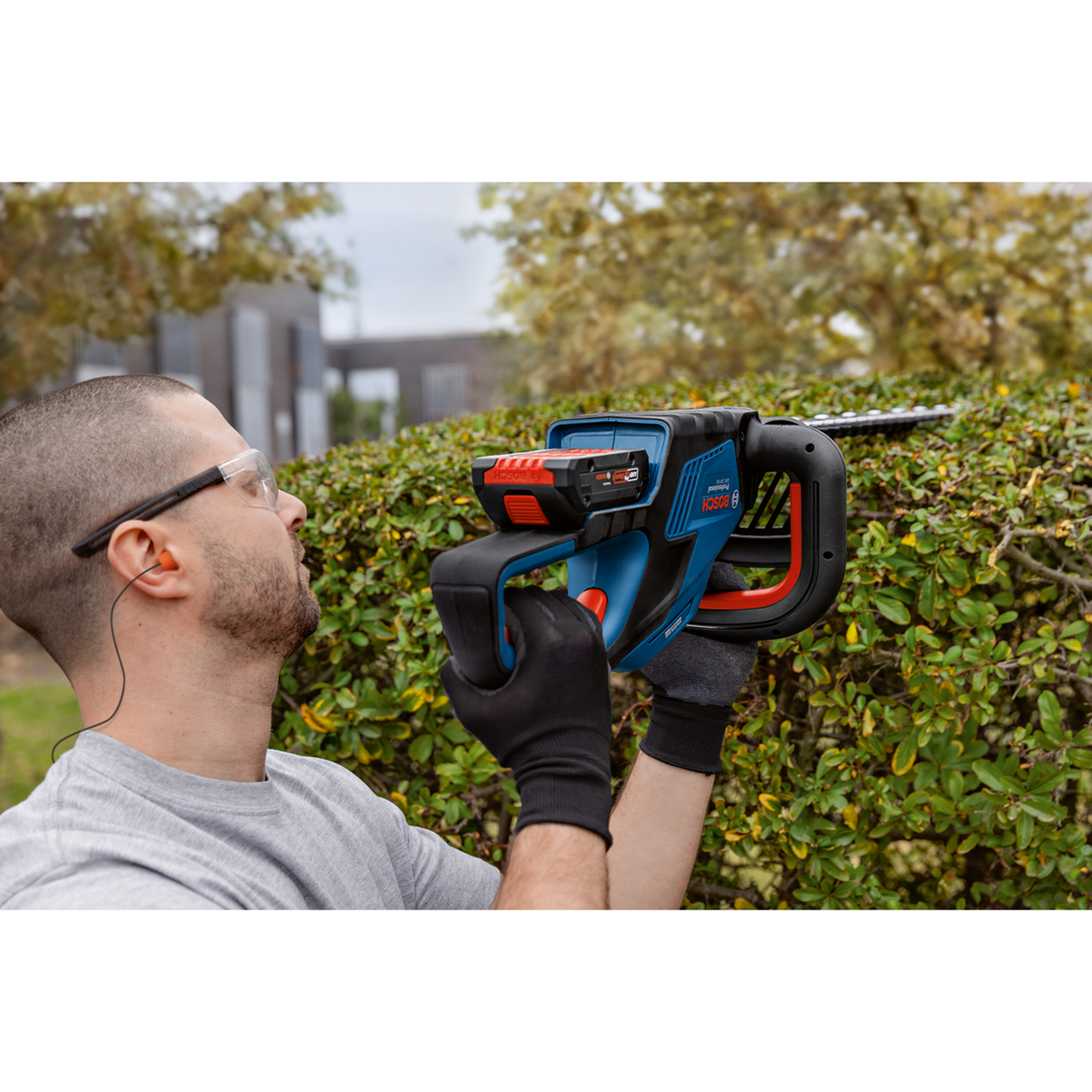 Bosch Professional Cordless Hedgecutter GHE 18V-60 (18V, 60cm blade, 23mm tooth, Anti-Blocking, Brushless, 3kg excl. batt)