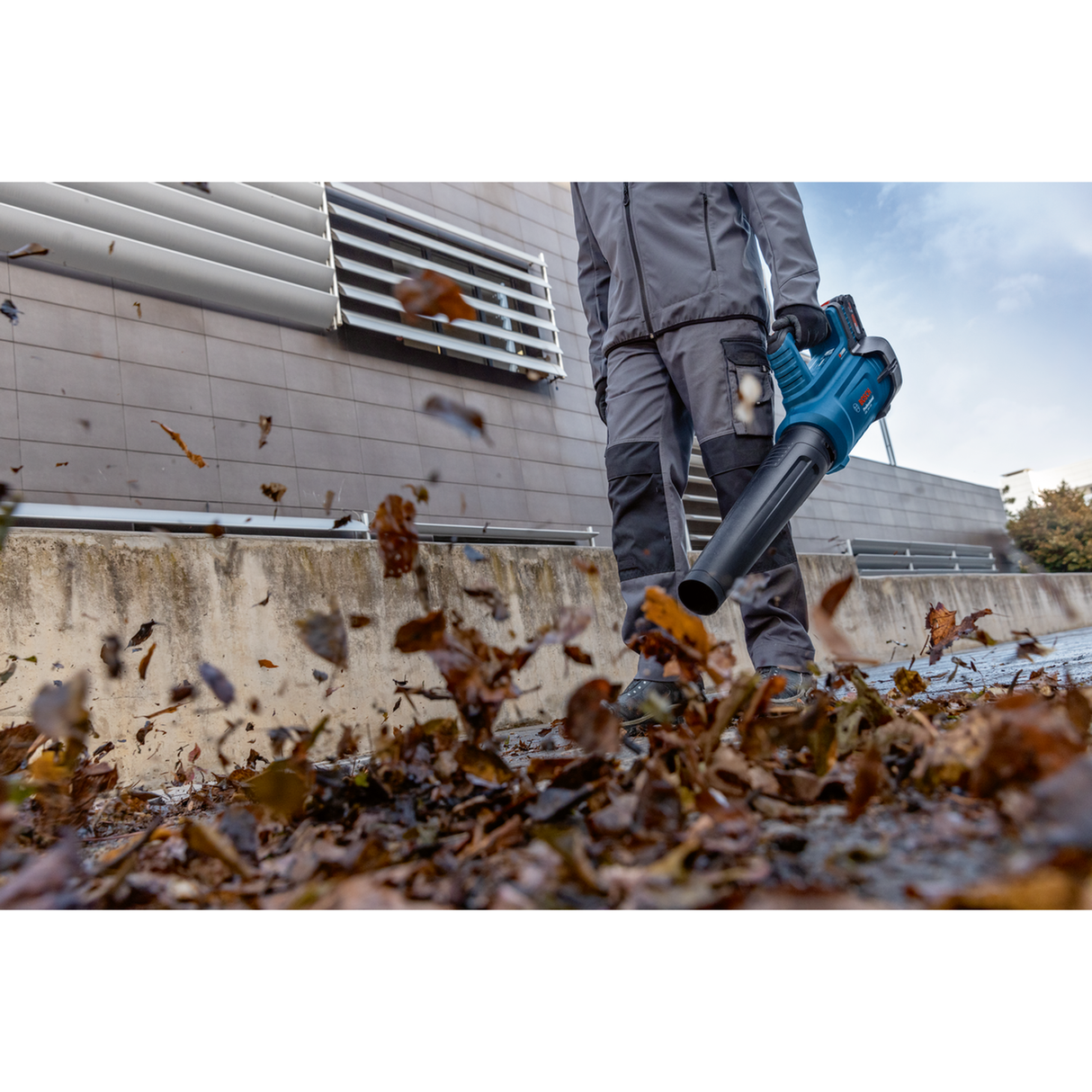 Bosch Professional Cordless Blower GBL 18V-750 (18V, 198km/h, 780m³/h, 2.8kg excl. batt)