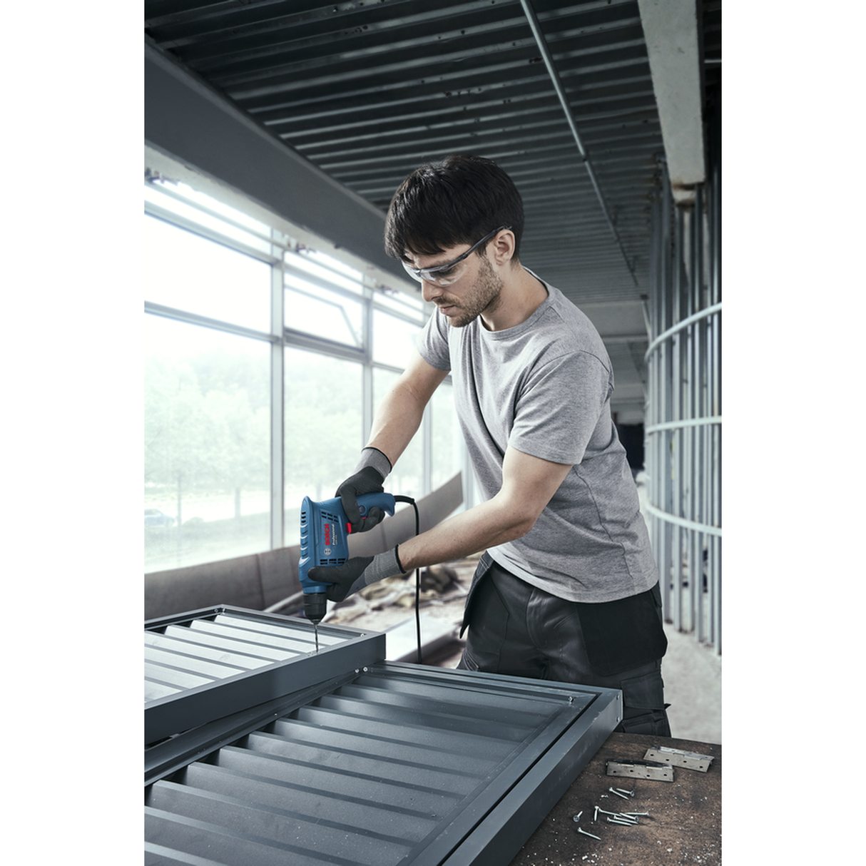 Bosch Professional Drill GBM 400 (400W motor, Compact design, For versatile drilling tasks)