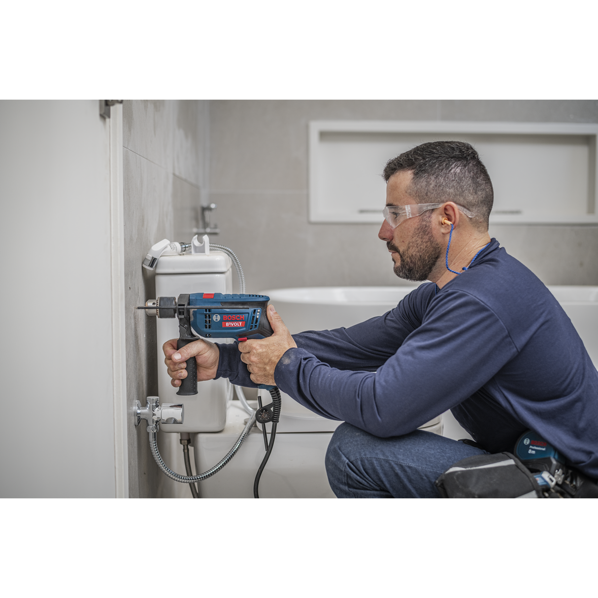 Bosch Professional Impact Drill GSB 13 RE (600W motor, With auxiliary handle, For versatile drilling and impact drilling)