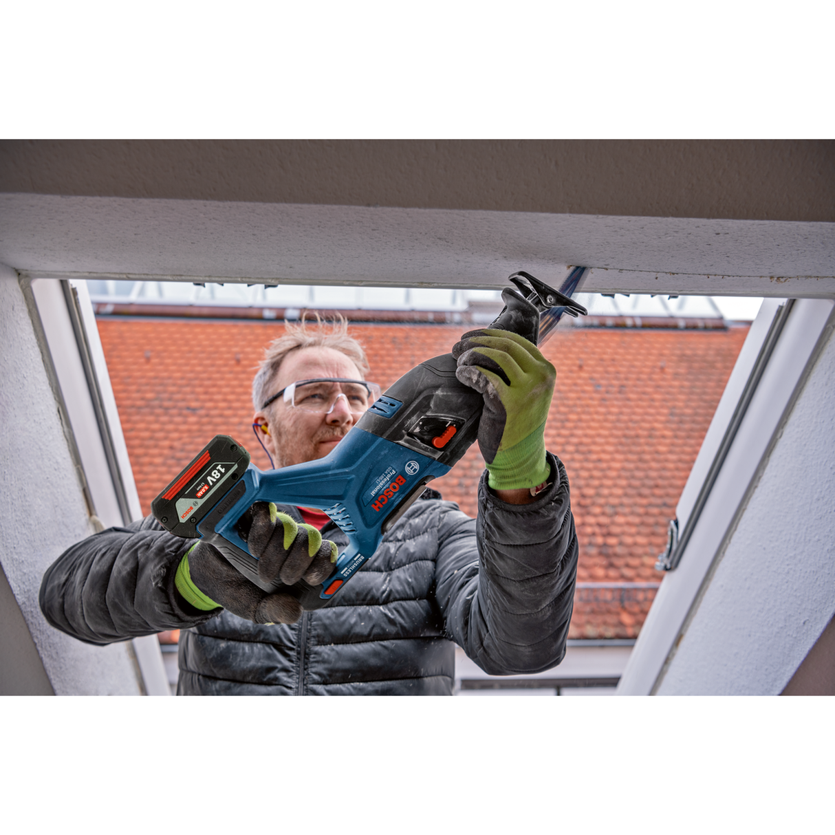 Bosch Professional Cordless Reciprocating Saw GSA 185-LI (18V System, Powerful motor, without battery/ charger, Carton)