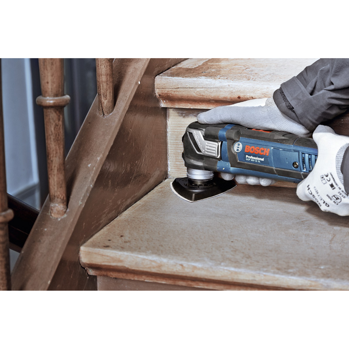 Bosch Universal Set All-in-One Wood/Metal 23pcs (a comprehensive set of blades and accessories for a wide range of cutting, sanding, and scraping tasks in wood and metal), compatible with multi-cutters.