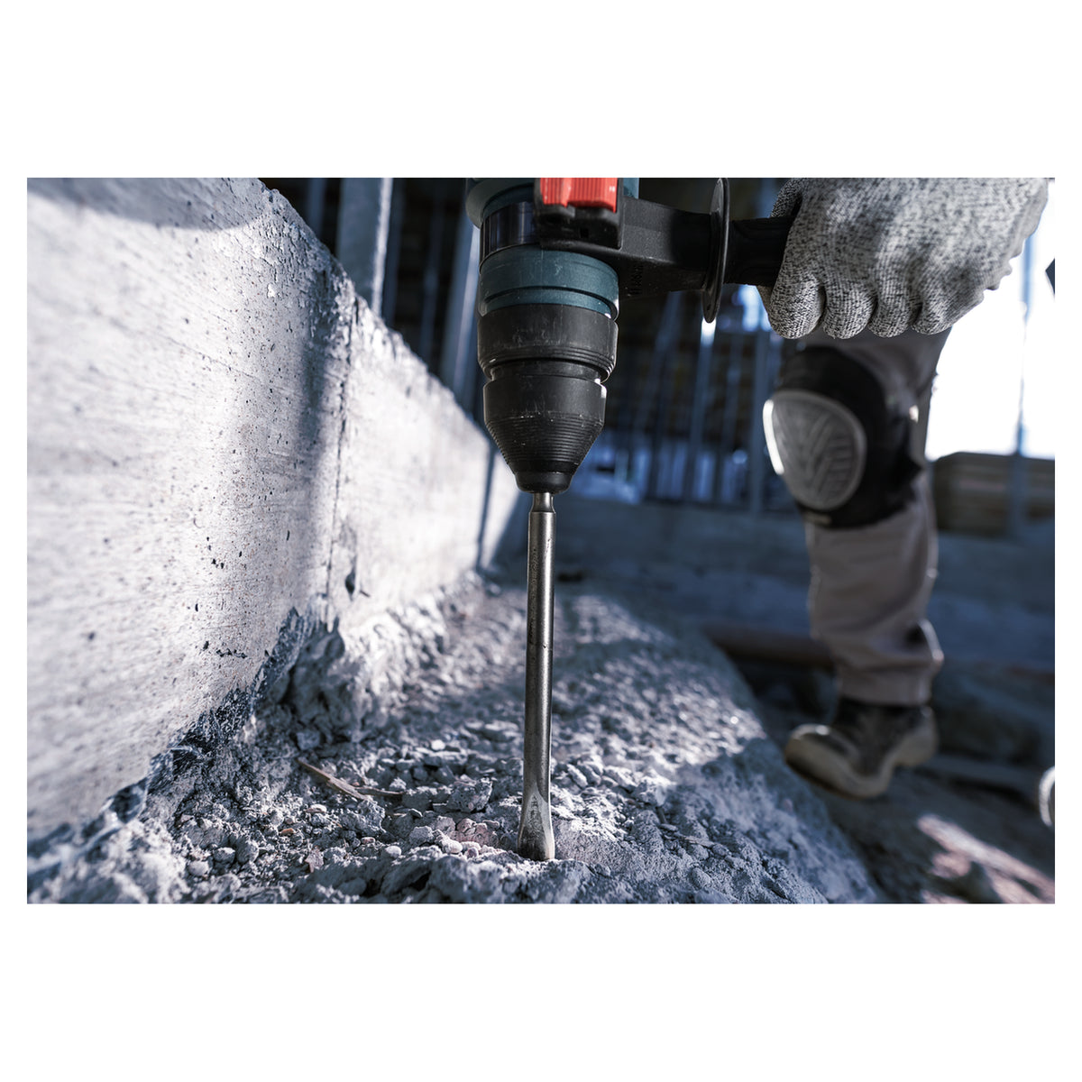 Bosch SDS Plus Flat Chisel (250x20mm, For general concrete demolition)
