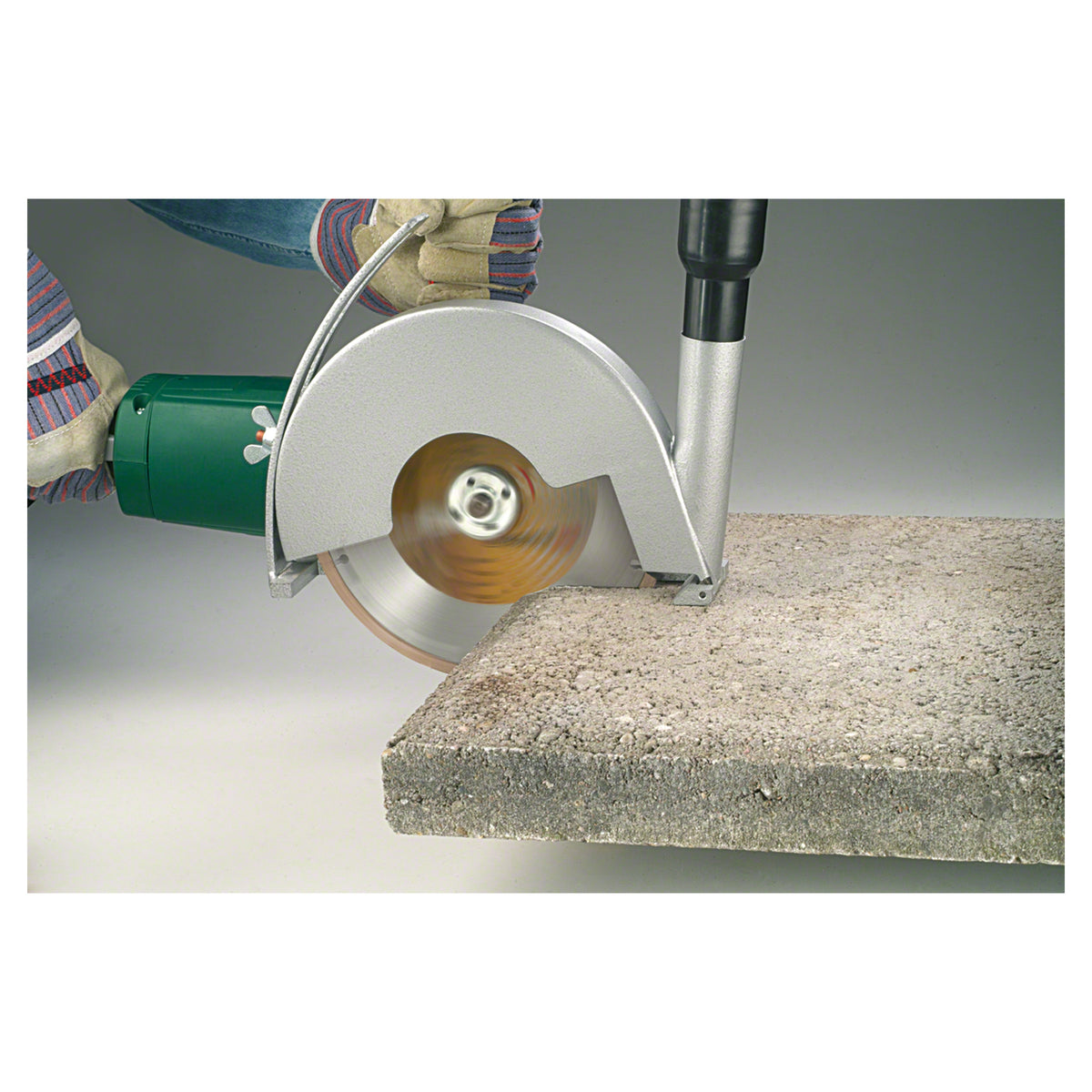 Bosch Diamond Disc Universal Turbo with Continuous Diamond Rim for Grinder 115x22.23mm (for fast cutting in various construction materials, turbo segment design for high speed and clean cuts), compatible with angle grinders.