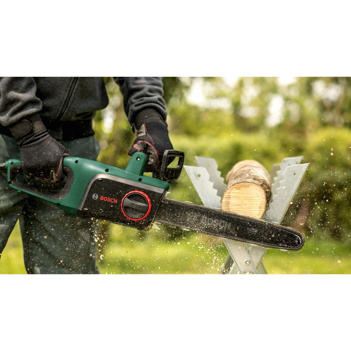 Bosch Garden Chainsaw UniversalChain 35 (1800W, 35cm bar, 12m/s chain, SDS system, auto-oil, 4.3kg)