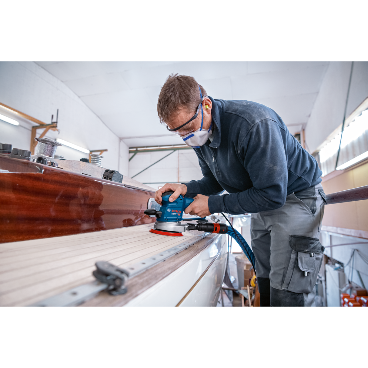 Bosch Professional Random Orbit Sander GEX 34-150 AE (340W motor, 150mm pad, Variable speed, For versatile sanding)