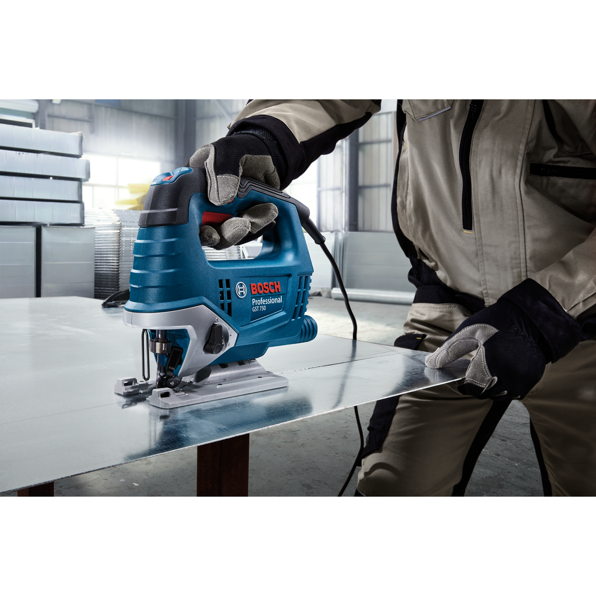 Bosch Professional Jigsaw GST 750 (Powerful 750W motor, For fast and precise cuts)