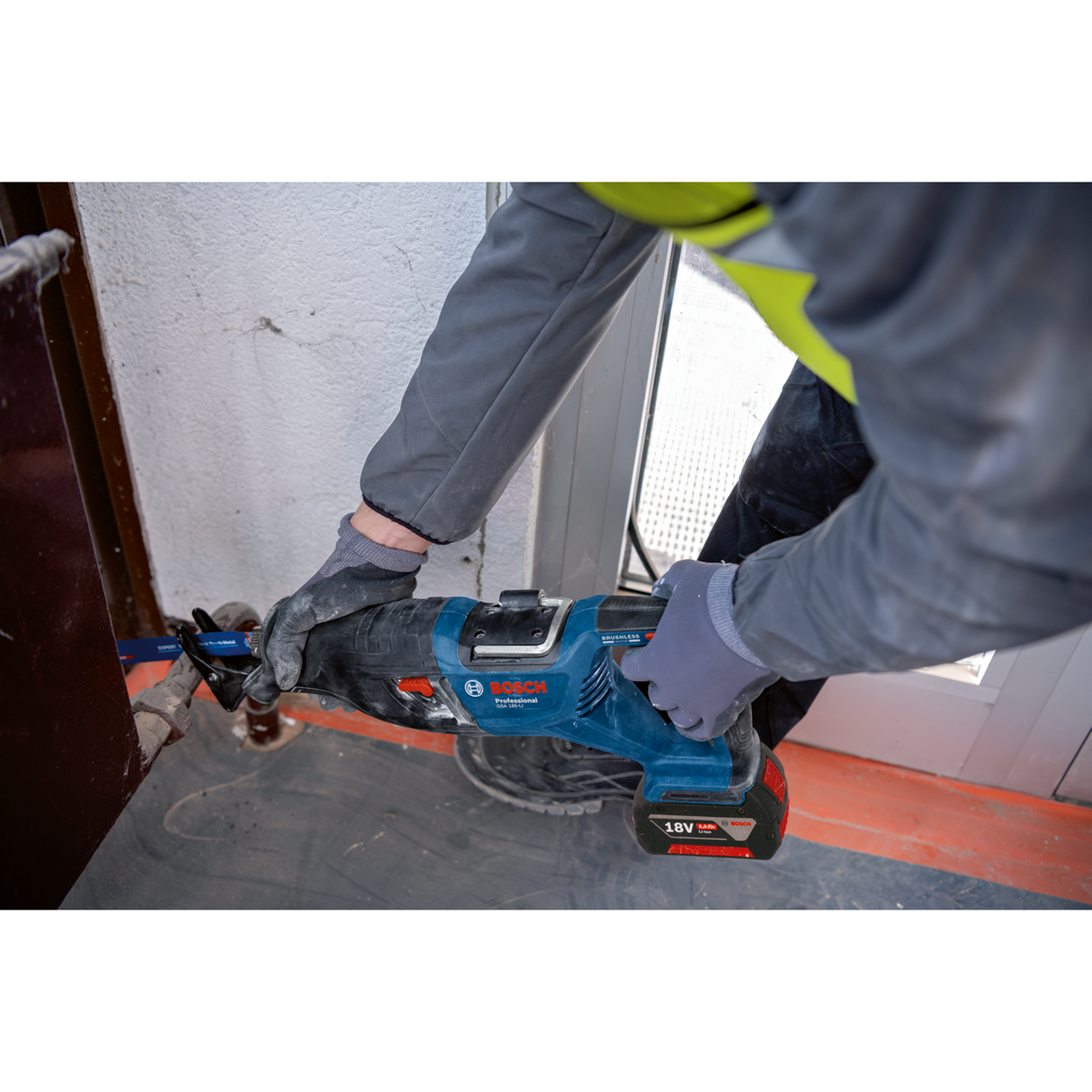 Bosch Professional Cordless Reciprocating Saw GSA 185-LI (18V System, Powerful motor, without battery/ charger, Carton)