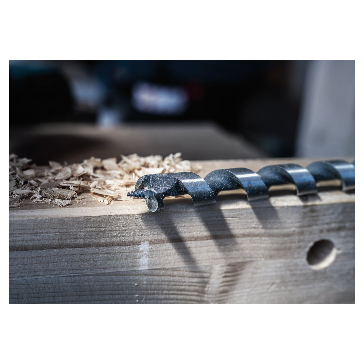 Bosch HEX Auger Bit 20x450mm (for fast and accurate drilling of deep holes in wood, features a hexagonal shank for secure grip and strong rotation), compatible with drills with hexagonal chucks.
