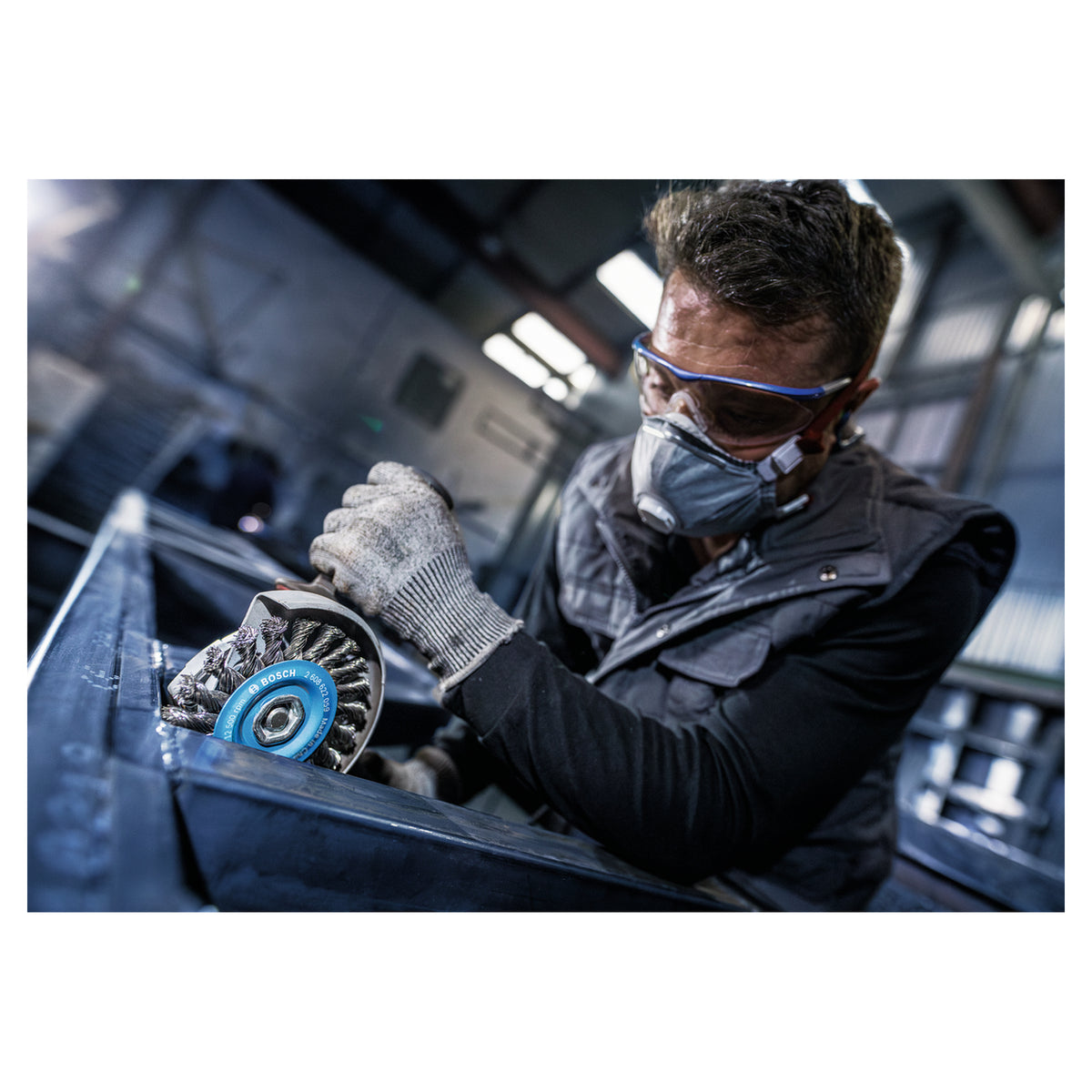 Bosch Heavy for Steel Knotted Wire Wheel 115mm M14 (0.5mm wire for fast removal of rust, scale, and paint from large steel surfaces), compatible with angle grinders.