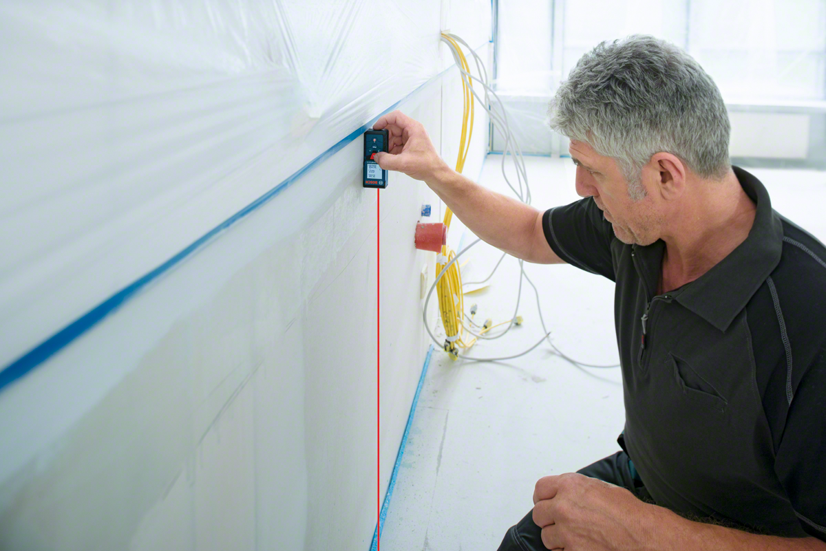 Bosch Professional Laser Measure GLM 40 (Up to 40m range, Area/Volume functions, Robust construction)